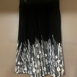 Lularoe pleated skirt size small